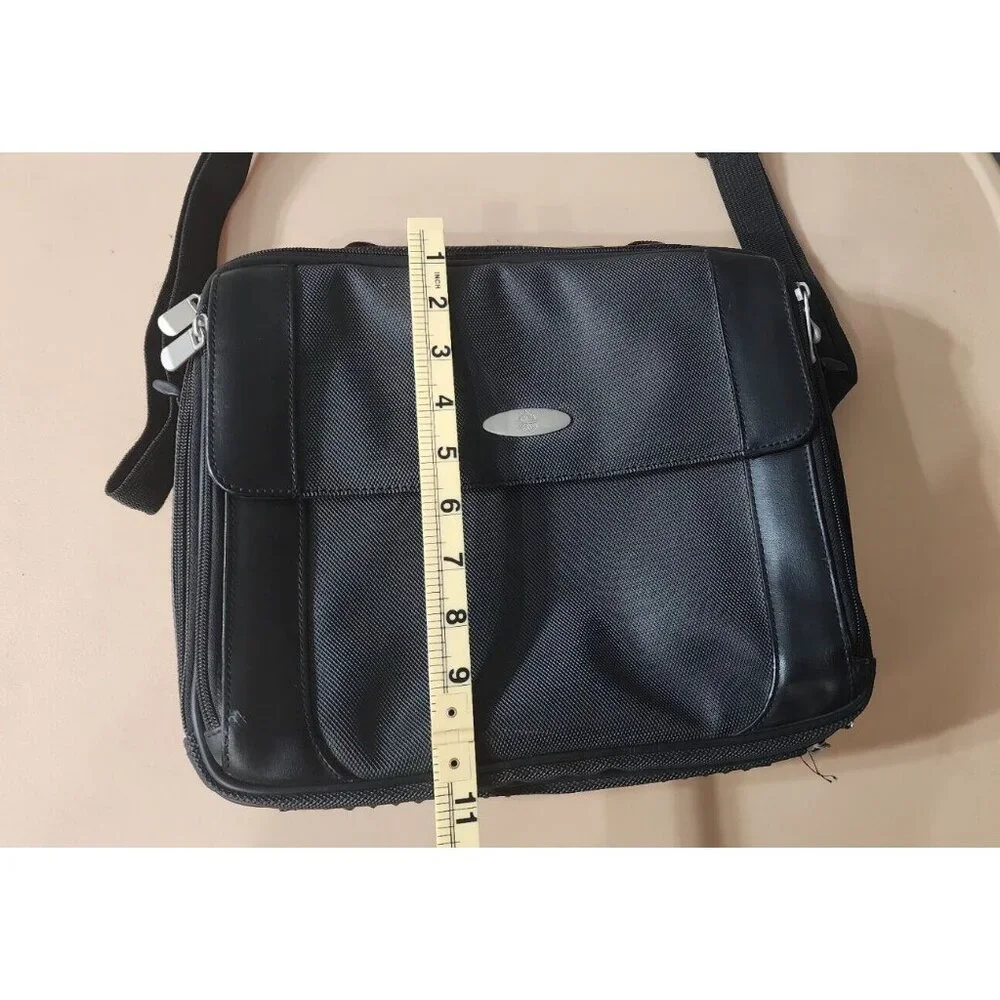 Init Portable DVD Player Black Bag with CD Pockets& Storage 11'' in‎